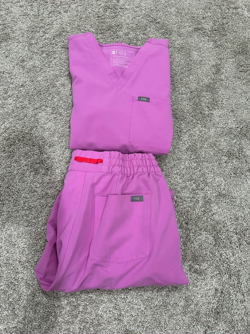 Figs Scrub Set Magenta - Top & Bottoms - Picture 2 of 3